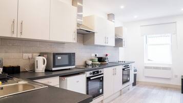 Microwave, oven, stovetop, dishwasher