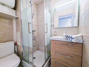 Douche, séchoir à cheveux