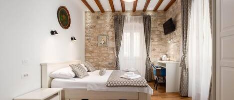 1 bedroom, internet, bed sheets