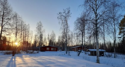 Spacious cottage for 10 on the lake
