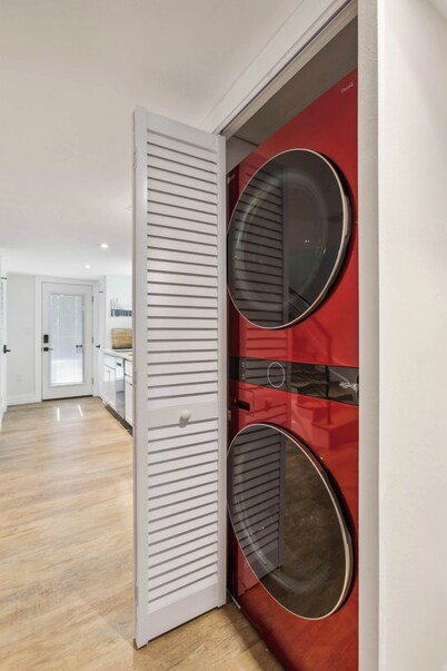 New Large & Bright Arboretum/H-Street/Cap Hill 2BR
