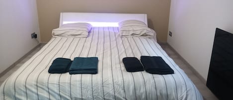 3 chambres, fer et planche Ă  repasser, Wi-Fi gratuit