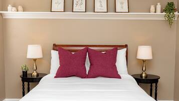 3 bedrooms, desk, iron/ironing board, travel crib