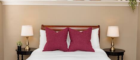 3 camere, una scrivania, ferro/asse da stiro, culla da viaggio