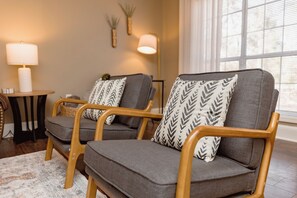 Interior - 3BD | Large Yard | Family & Pet Friendly (Kathleen)