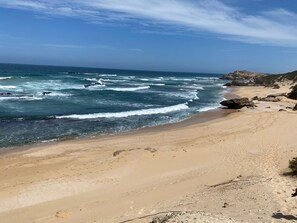 Beach nearby - Beautiful, charming property for 6 to 8 people. Pool. Approx. 400m to the golf course (Port Alfred)