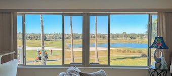 1/1 Cottage with fabulous view of Amelia Championship Golf Course