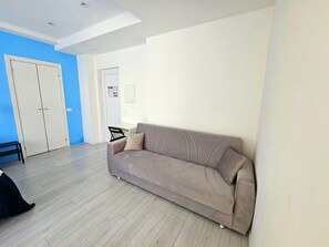 Double Room, Balcony | 1 bedroom, desk, laptop workspace, soundproofing