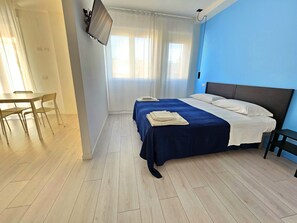 Double Room, Balcony | Desk, laptop workspace, soundproofing, free WiFi - MiPA (Milazzo)