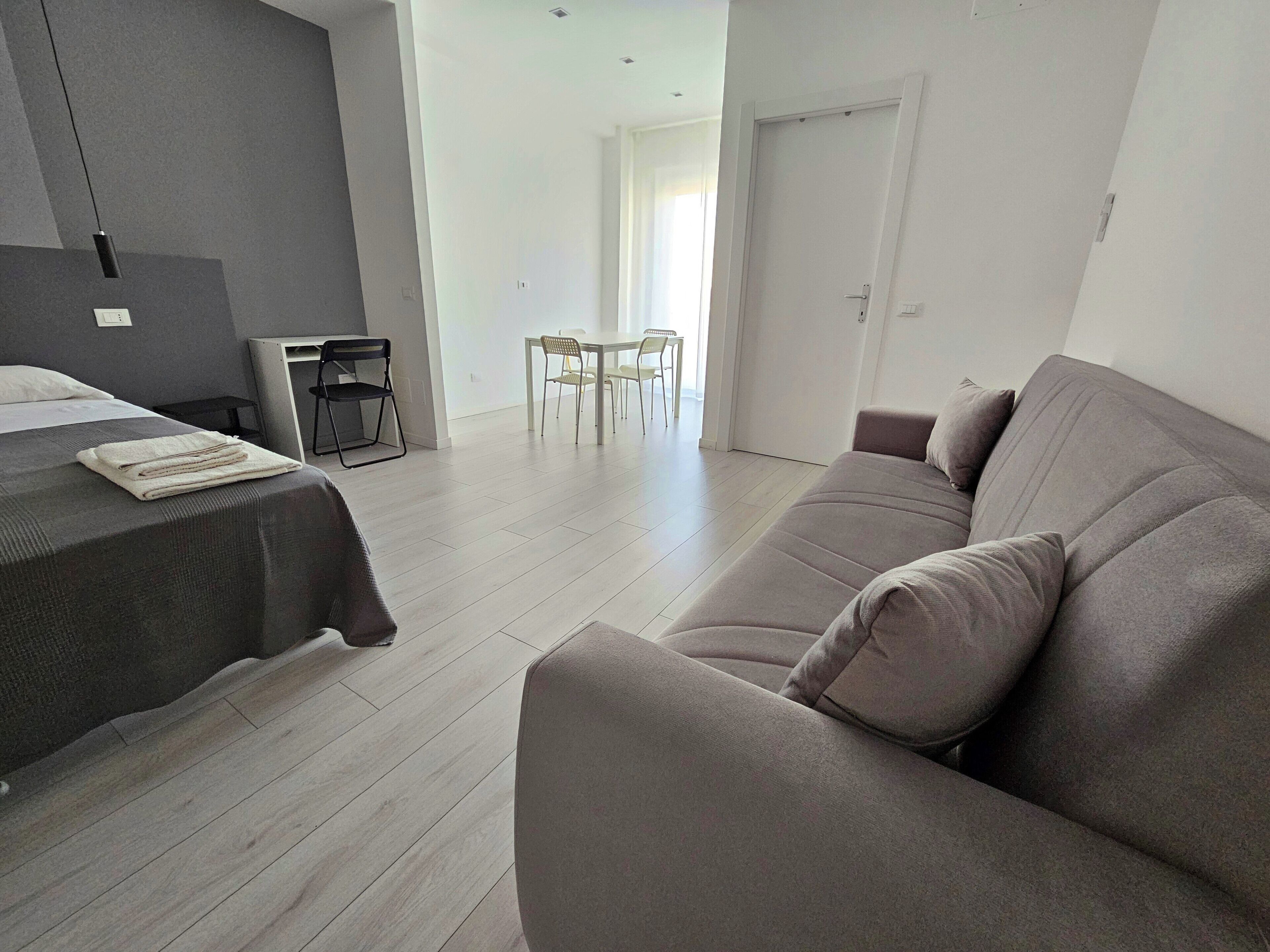 Desk, laptop workspace, soundproofing, free WiFi