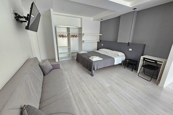Double Room, Balcony | Desk, laptop workspace, soundproofing, WiFi (free)