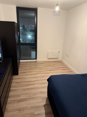 1 chambre, fer et planche Ă repasser, Wi-Fi gratuit, draps fournis