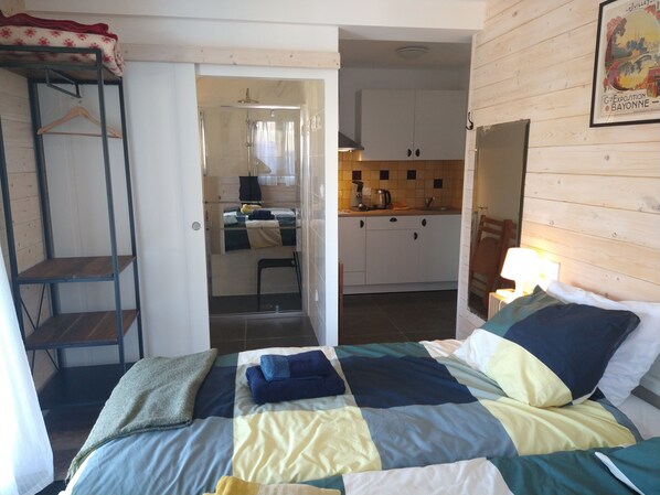 1 bedroom, WiFi, bed sheets