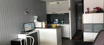 Central studio with balcony, Wi-Fi, and parking in Super Besse