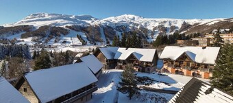 Apartment with terrace and pool near nature in Super-Besse