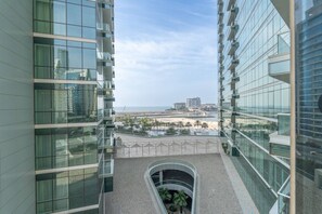 Exterior - Premium 3-bedroom with Direct Beach Access in JBR (Dubai)