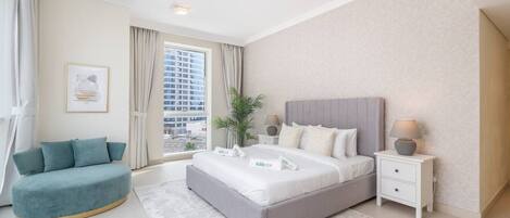 4 bedrooms, desk, iron/ironing board, travel cot