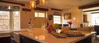 Elegant sumptuously decorated town house located in Towcester, Northamptonshire