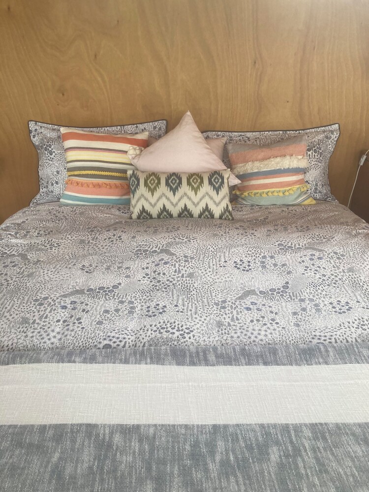 hidden-glamping-hideaway-in-manly-vale-near-manly-beaches-easy-access