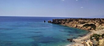 Melina Dream House Retreat at Akoumia