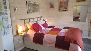 1 bedroom, WiFi, bed sheets