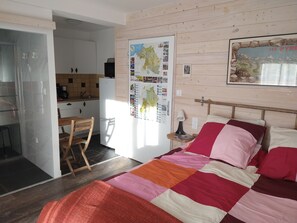 1 bedroom, WiFi, bed sheets