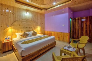 Comfort Single Room - Tirthan Height - Facing toward Snow View (Banjar)