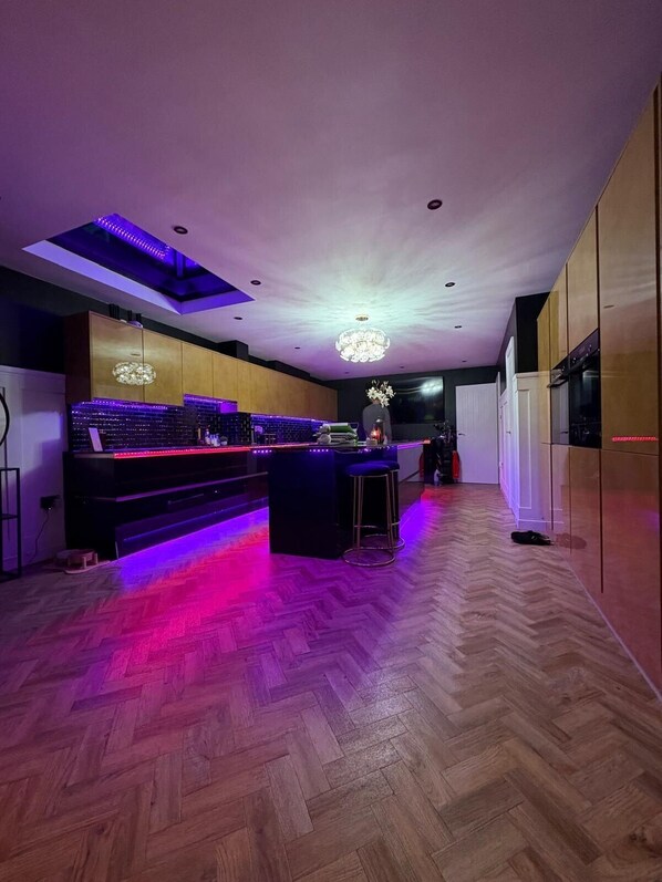 บ้านพัก | ครัวส่วนตัว | ตู้เย็น, ไมโครเวฟ, เตาอบ, เตาประกอบอาหาร