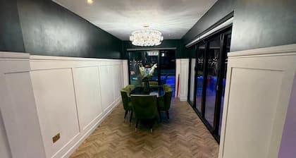 Rushden Retreat on Wellingborough Road
