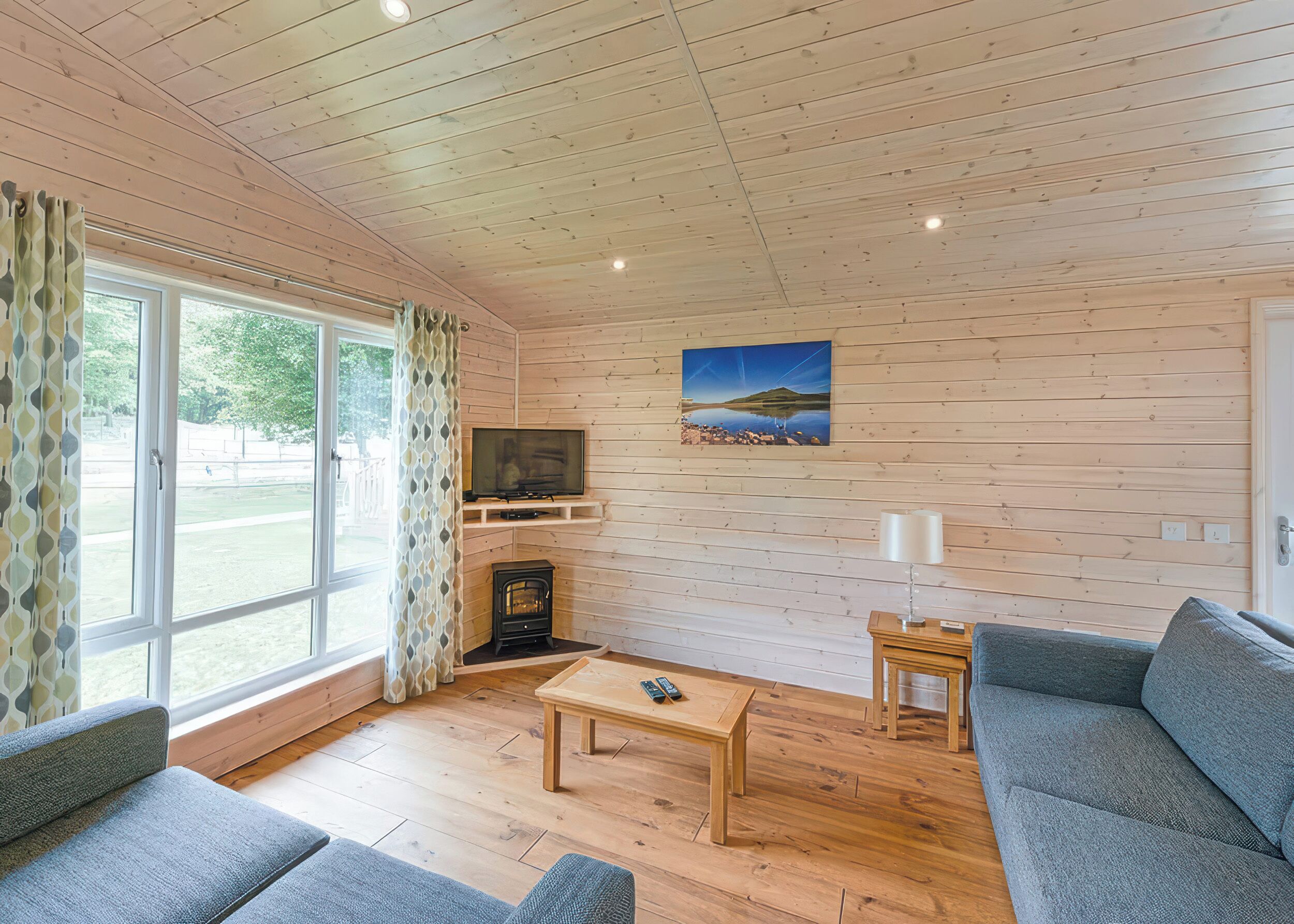 Dovestone Luxury Lodges (Sleeps 4) - Pets Welcome In Greenfield - Cheshire