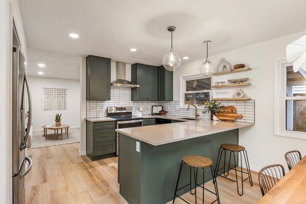 Fridge, microwave, oven, stovetop