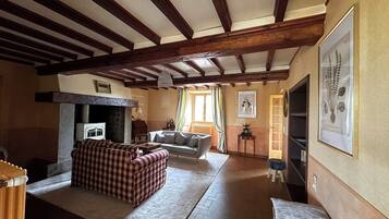 Smart-tv, pejs, videospil, dvd-afspiller