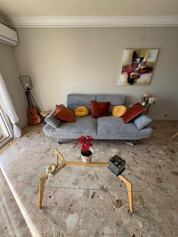 Smart TV - Chic, quiet apartment. (Ajaccio)