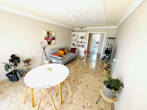 Interior - Chic, quiet apartment. (Ajaccio)