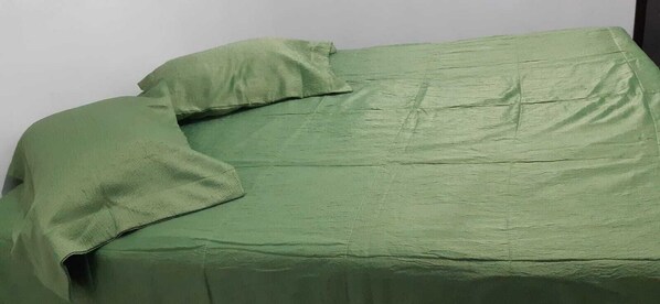 1 soverom, strykejern/-brett, wi-fi og sengetøy