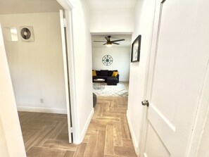 Interior - Cozy Beach Retreat: Perfect for Couples (Hollywood)