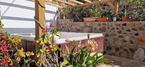 Vacation apartment with panoramic views at Finca Gran Calma - ideal for hikers