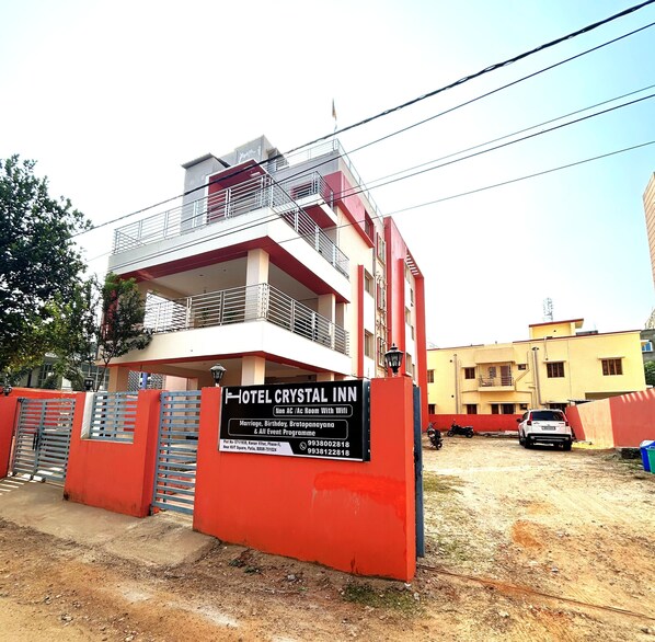 Front of property - Hotel Crystal INN (Bhubaneshwar)