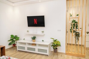 Interior - Family Corner, Elegant and Spacious, Ideal for Family or Group, Corniche 3' away (Tanger)