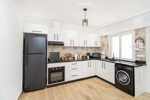 Private kitchen - Family Corner, Elegant and Spacious, Ideal for Family or Group, Corniche 3' away (Tanger)