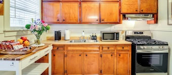 Family-friendly Home in Jackson ~ 3 Mi to Stadium