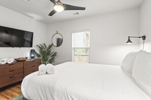 1 室のベッドルーム、旅行用ベビーベッド、WiFi (無料)、ベッドシーツ