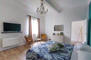 2 bedrooms, desk, iron/ironing board, free WiFi