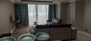 Living area - 2-bedroom apartment in charming Durban Waterfront with beach and harbour views (Durban)