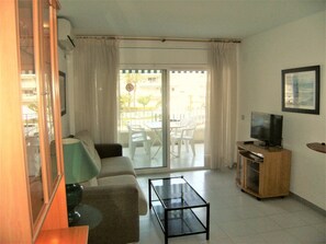 Apartment | Living room - Apartment for 4 People in Estartit (Torroella de Montgrí)