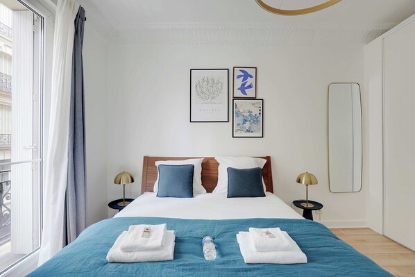 Apartment | 2 bedrooms, laptop workspace, iron/ironing board, bed sheets