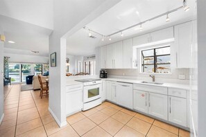 Fridge, microwave, oven, stovetop - Gorgeous 3 Bedroom Lakefront Retreat w Golf Cart (Miramar Beach)