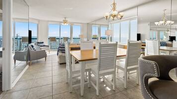 Condo, 4 Bedrooms | Dining