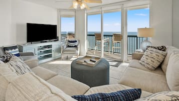 Condo, 4 Bedrooms | Living area