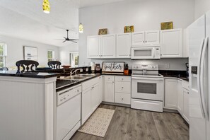 콘도, 침실 3개 | 전용 주방 | 냉장고, 커피/티 메이커, 토스터